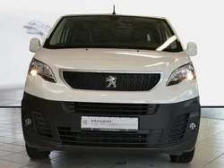 Weiß Gebraucht 2018 Peugeot Expert Premium Van | 23.130 €