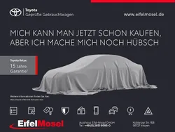Weiß Gebraucht 2019 Toyota Yaris Limousine | 10.500 € (Fairer Preis)
