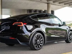 Schwarz Gebraucht 2023 Tesla Model Y Long Range AWD SUV | 35.900 € (Guter Preis)