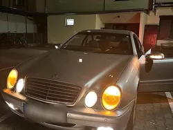 Grau Gebraucht 1999 Mercedes CLK230 Coupé | 1.700 € (Fairer Preis)