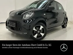Schwarz Gebraucht 2021 Smart ForFour Electric Drive Passion Limousine | 10.880 € (Fairer Preis)