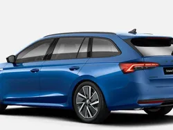 Schwarz (energyblau) Neu 2025 Skoda Octavia SportLine Kombi | 34.000 € (Etwas zu teuer)
