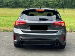 Grau Gebraucht 2020 Ford Focus ST Limousine | 19.999 € (Guter Preis)