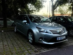 Silber Gebraucht 2013 Toyota Avensis T2 Limousine | 14.900 €