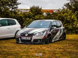 Schwarz Gebraucht 2004 VW Golf V GTI Kleinwagen | 7.300 €
