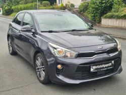 Grau Gebraucht 2017 Kia Rio Platinum Edition Limousine | 8.499 € (Guter Preis)