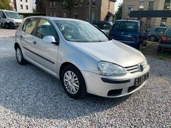 Silber Gebraucht 2005 VW Golf V Comfortline Limousine | 4.400 € (Fairer Preis)