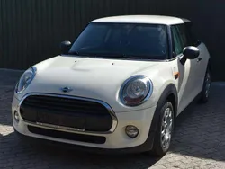 Weiß Gebraucht 2017 Mini ONE Kleinwagen | 6.499 €