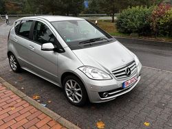 Silber Gebraucht 2011 Mercedes A180 Limousine | 2.700 € (Fairer Preis)