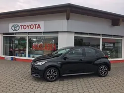 Black mica Gebraucht 2021 Toyota Yaris Hybrid Club Kleinwagen | 17.990 € (Fairer Preis)
