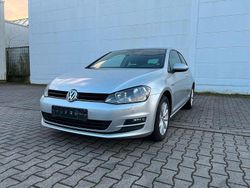 Silber Gebraucht 2016 VW Golf VII LOUNGE Limousine | 8.900 € (Guter Preis)