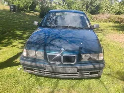 Grün Gebraucht 1997 BMW 316 Kleinwagen | 600 €
