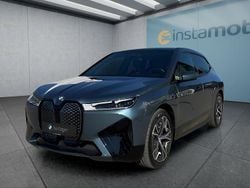 Blau Gebraucht 2023 BMW iX SUV | 70.449 € (Etwas zu teuer)