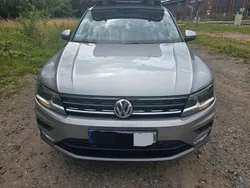 Silber Gebraucht 2016 VW Tiguan Comfortline SUV | 12.999 € (Etwas zu teuer)