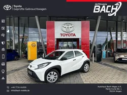 Weiß Gebraucht 2023 Toyota Aygo Basis Kleinwagen | 14.990 € (Fairer Preis)
