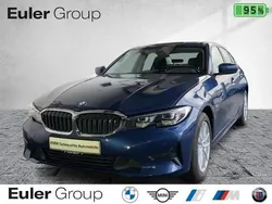 Phytonicblau metallic Gebraucht 2022 BMW 330e Limousine | 29.499 € (Guter Preis)