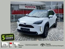 Weiss Gebraucht 2022 Toyota Yaris Hybrid SUV | 23.990 € (Fairer Preis)