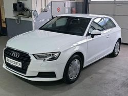 Weiß Gebraucht 2016 Audi A3 Basis Limousine | 10.391 € (Fairer Preis)