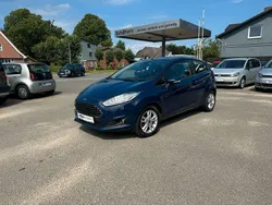 Blau Gebraucht 2016 Ford Fiesta Celebration Kleinwagen | 8.499 € (Fairer Preis)