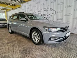 Grau Gebraucht 2022 VW Passat Business Kombi | 23.450 € (Guter Preis)