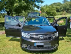 Schwarz Gebraucht 2017 Dacia Logan Limousine | 10.950 €
