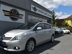 Silber Gebraucht 2013 Toyota Verso Travel Van / Kleinbus | 8.900 € (Etwas zu teuer)