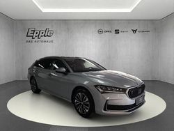 Grau Gebraucht 2024 Skoda Superb Selection Kombi | 39.490 €