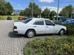 Gebraucht 1990 Mercedes E200 Limousine | 3.549 €