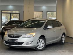 Silber Gebraucht 2011 Opel Astra Design Edition Kombi | 6.490 € (Fairer Preis)