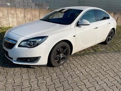 Weiß Gebraucht 2015 Opel Insignia Limousine | 6.000 € (Fairer Preis)