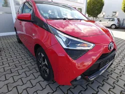 Rot Gebraucht 2019 Toyota Aygo X-play Kleinwagen | 8.499 € (Superpreis)