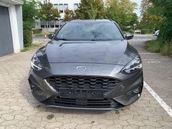 Grau Gebraucht 2020 Ford Focus ST-Line Limousine | 13.499 € (Guter Preis)