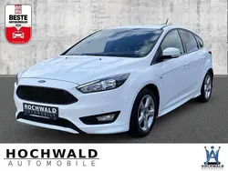 Weiß Gebraucht 2018 Ford Focus ST-Line Limousine | 12.440 € (Guter Preis)