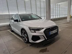 Weiß Gebraucht 2023 Audi S3 Ambiente Limousine | 43.900 € (Fairer Preis)