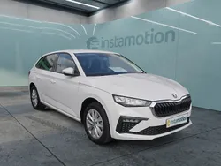 Weiß Gebraucht 2024 Skoda Scala Selection Kleinwagen | 21.940 € (Fairer Preis)