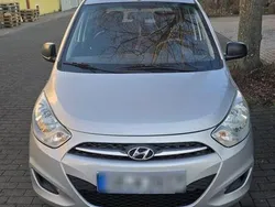 Silber Gebraucht 2011 Hyundai i10 Kleinwagen | 3.000 €