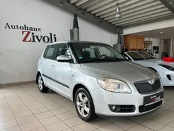 Silber Gebraucht 2007 Skoda Fabia Elegance Limousine | 1.940 €