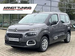 Lackierung platiniumgrau/typ Gebraucht 2023 Citroën Berlingo Feel Van / Kleinbus | 23.990 € (Fairer Preis)