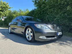 Grau Gebraucht 2007 Lexus LS460 Limousine | 15.500 €