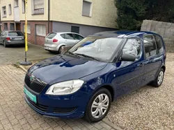 Blau Gebraucht 2012 Skoda Roomster Plus Edition Kombi | 2.999 € (Guter Preis)