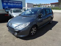Grau Gebraucht 2006 Peugeot 307 Premium Kombi | 2.000 € (Teuer)