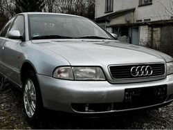 Grau Gebraucht 1998 Audi A4 Limousine | 999 € (Guter Preis)