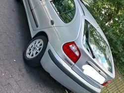 Gebraucht 2000 Renault Mégane Kleinwagen | 1.300 €