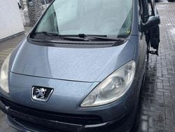 Grau Gebraucht 2006 Peugeot 1007 Premium Van / Kleinbus | 2.000 € (Fairer Preis)
