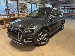 Grau Gebraucht 2021 Audi Q5 Ambiente SUV | 41.985 € (Fairer Preis)
