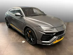 Grau Gebraucht 2022 Lamborghini Urus SUV | 274.650 € (Teuer)