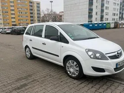 Weiß Gebraucht 2009 Opel Zafira Van / Kleinbus | 2.990 € (Fairer Preis)