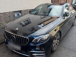 Schwarz Gebraucht 2016 Mercedes E220 AMG line Limousine | 18.500 € (Fairer Preis)