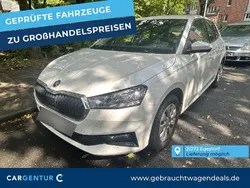 Weiß Gebraucht 2023 Skoda Fabia Ambition Limousine | 13.590 € (Guter Preis)