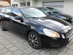 Schwarz Gebraucht 2011 Volvo V60 Momentum Kombi | 5.350 € (Guter Preis)